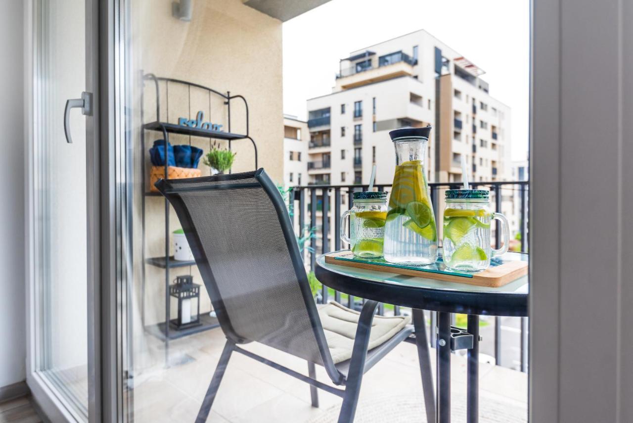 Appartamento Lovely Chic Studio, On A Beautiful Promenade Braşov Esterno foto